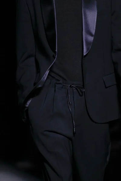 Look 11